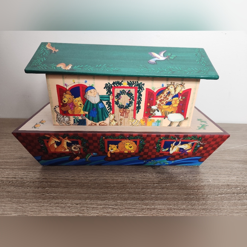 Vintage HALLMARK NOAH'S ARK Holiday Christmas Card Gift Box